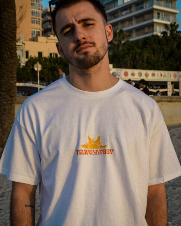 Alternative view of Sunny Tee